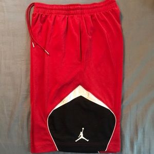 Nike basketball shorts men sz S red/black/white